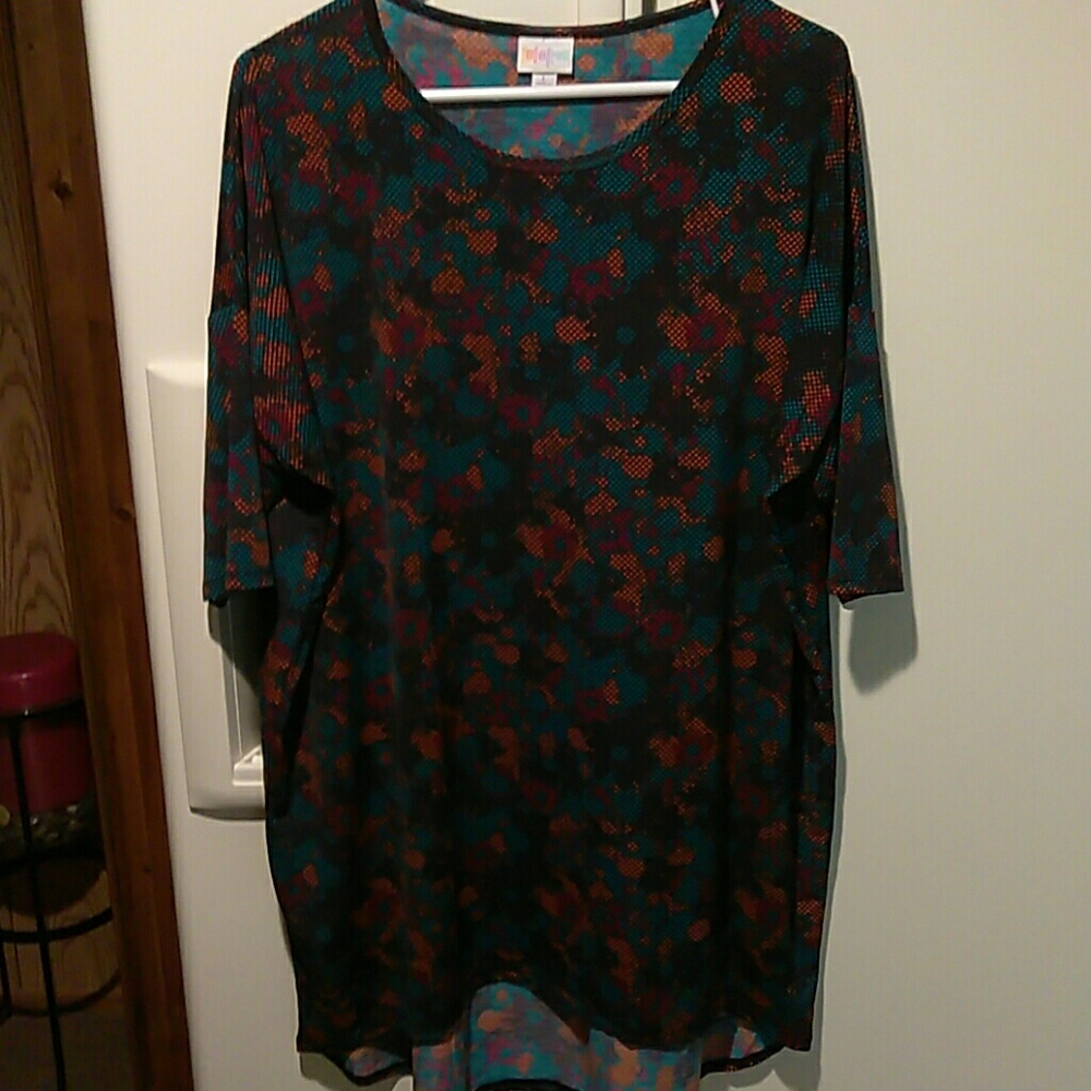 LuLaRoe Irma Tunic
